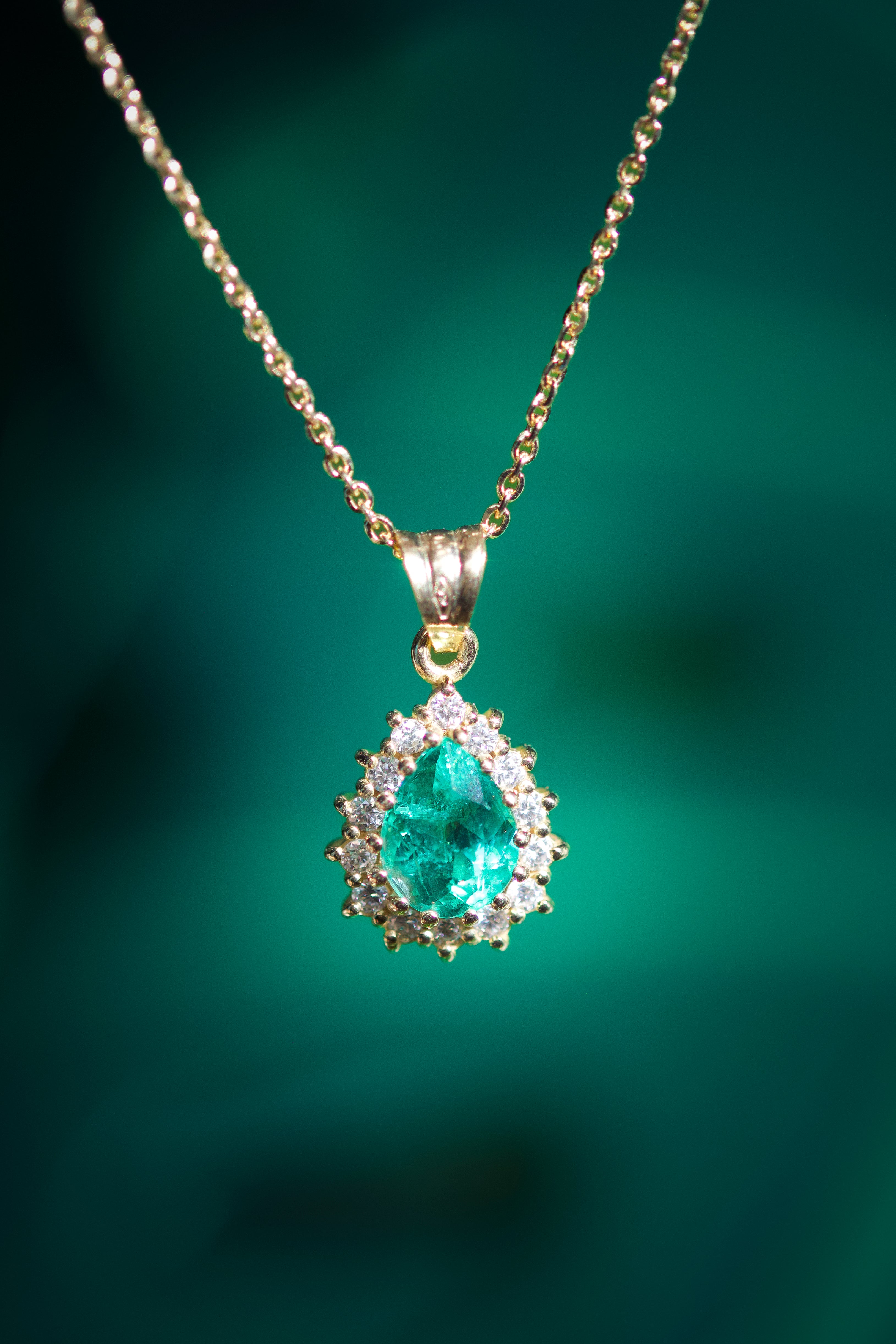 Collana Émera