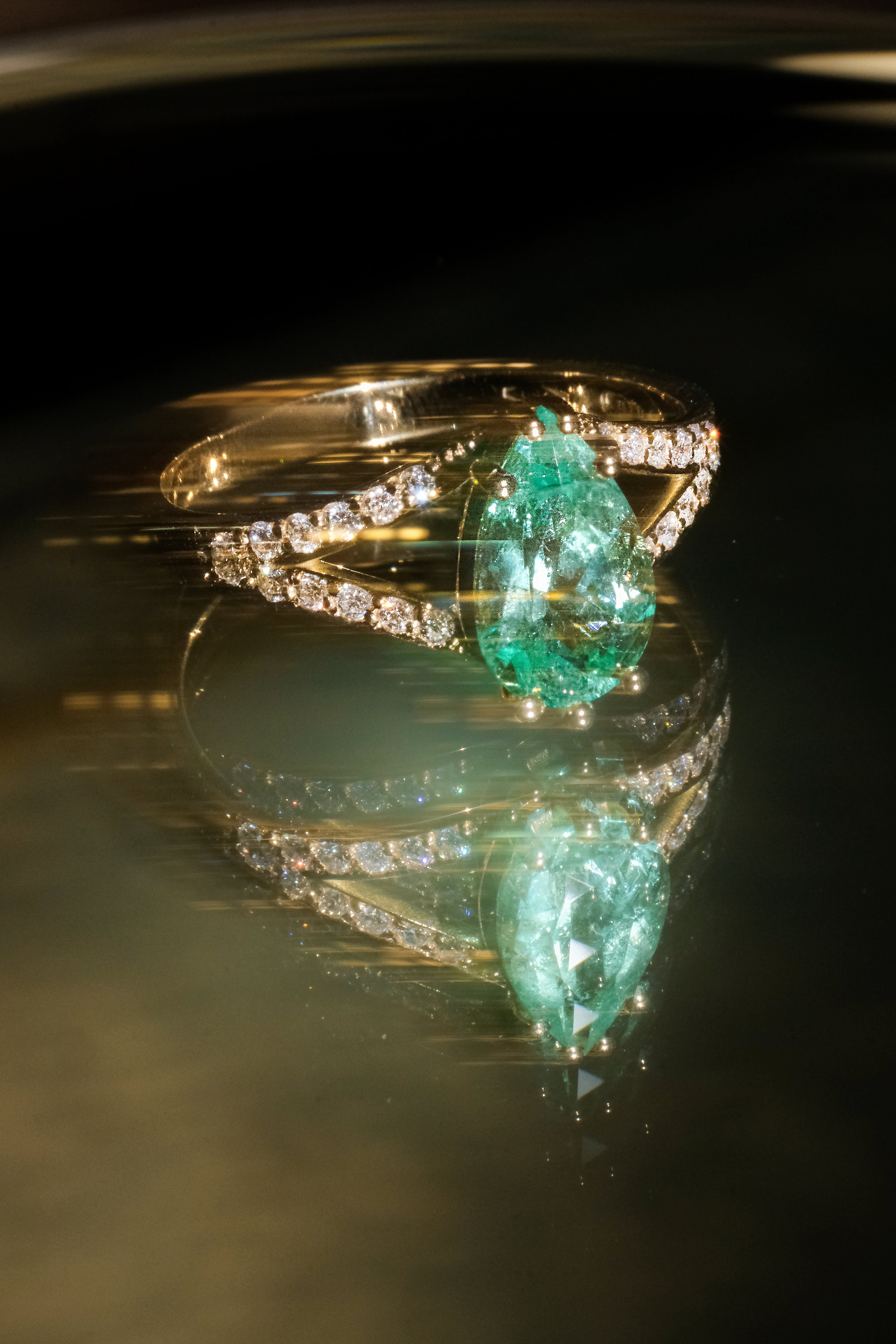 Anello Emerald Twist