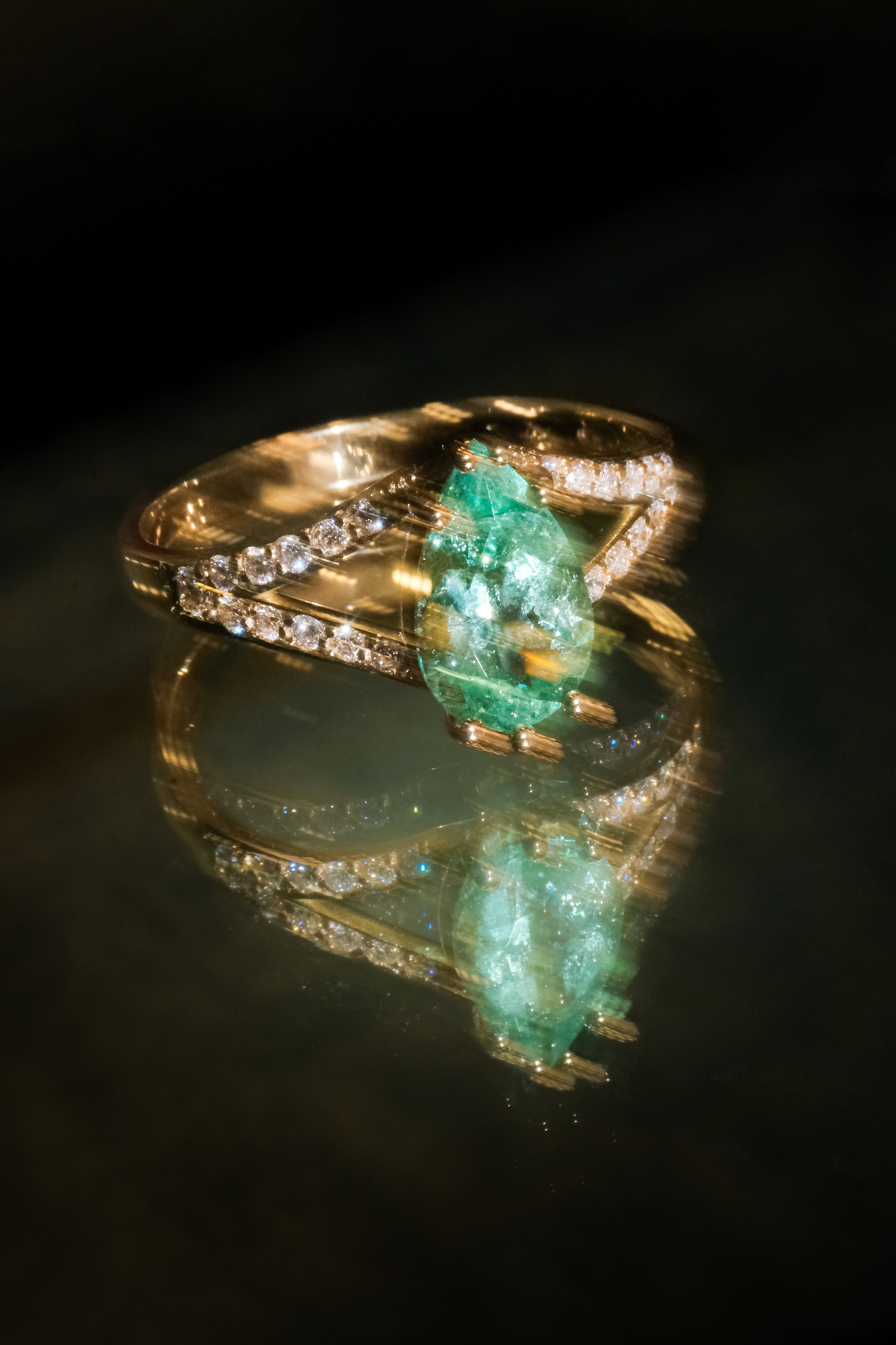 Anello Emerald Twist