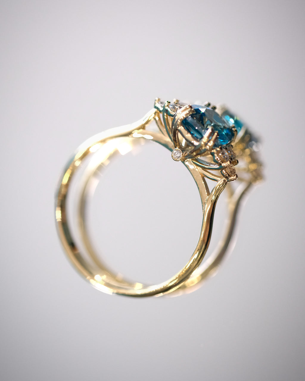 Anello Blue Zircon