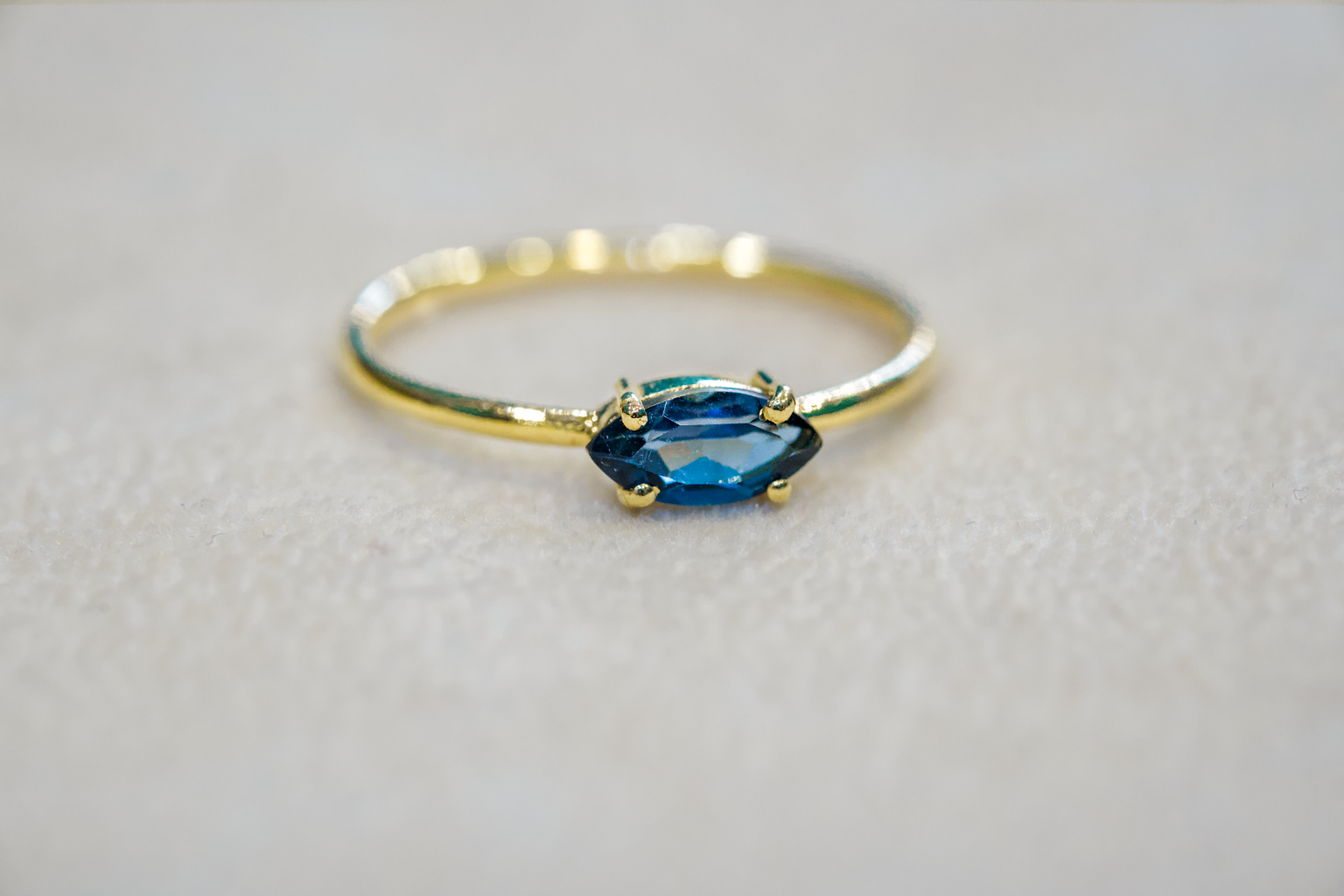 Anello Marquise