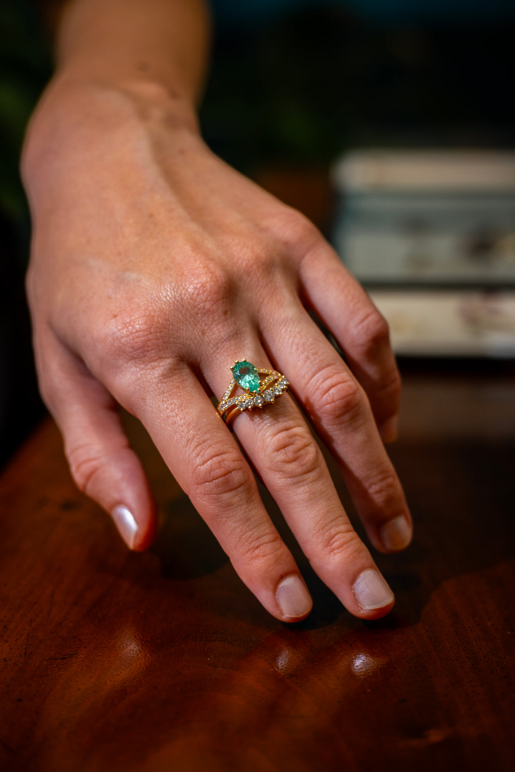 Anello Emerald Twist